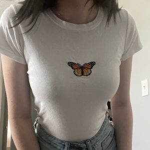 Selling this butterfly white tee!!!